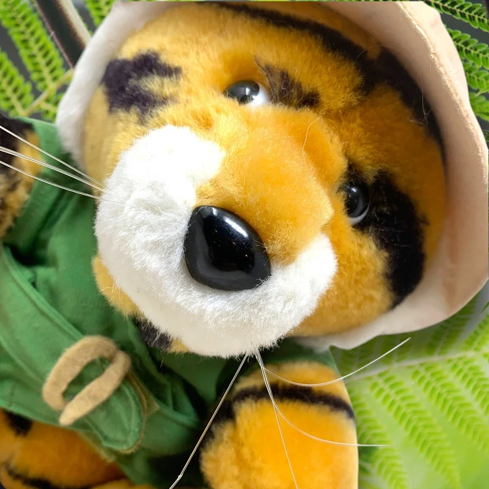 Vtg 1987 Dakin Fun Farm Safari Tiger Brown Plush 14 Inch Green Original Jacket